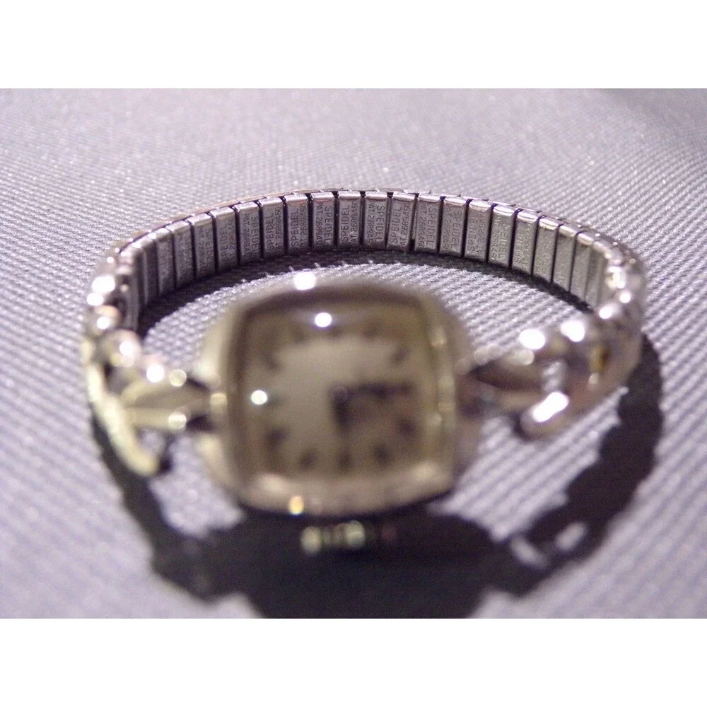 Vintage 1960s Omega Ladies 18K Gold Manual Wind Watch WORKS